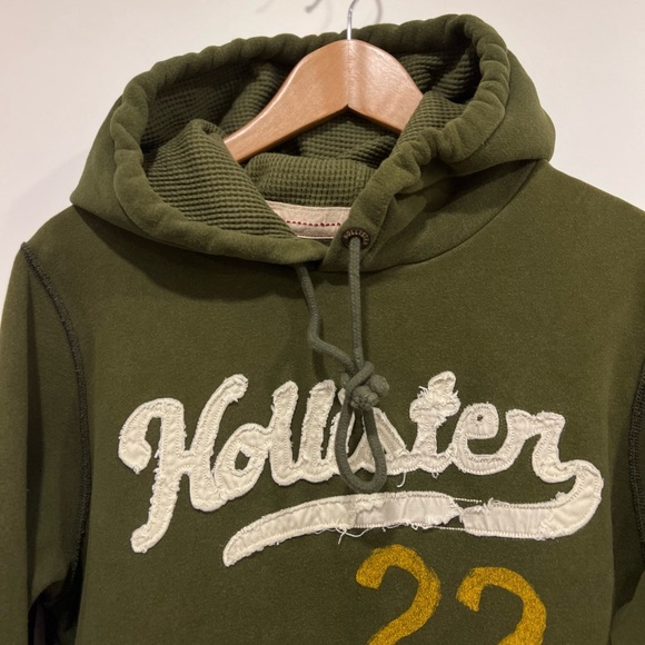 Hollister Men's Olive Hoodie with Logo - Picture 2 of 11